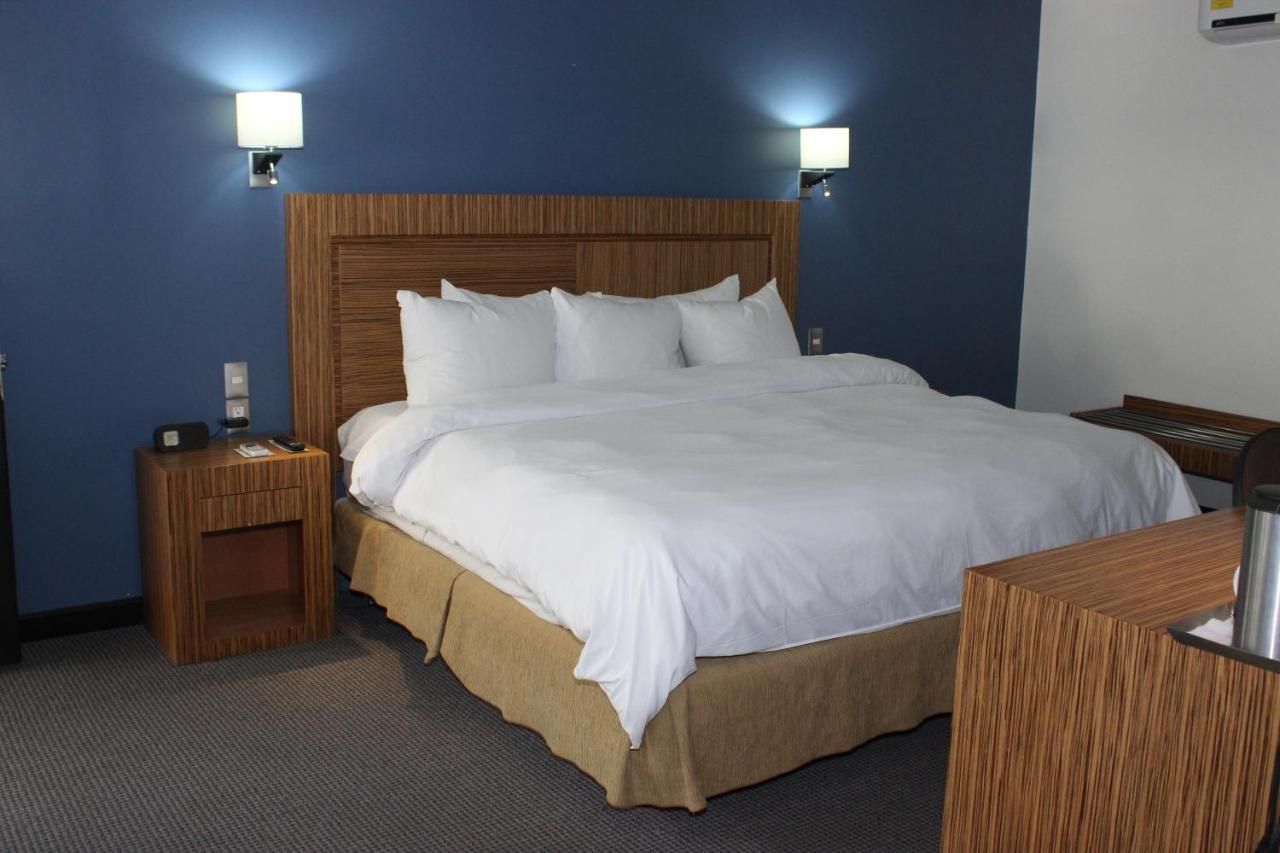 Radisson Hotel & Convention Center Толука Екстер'єр фото