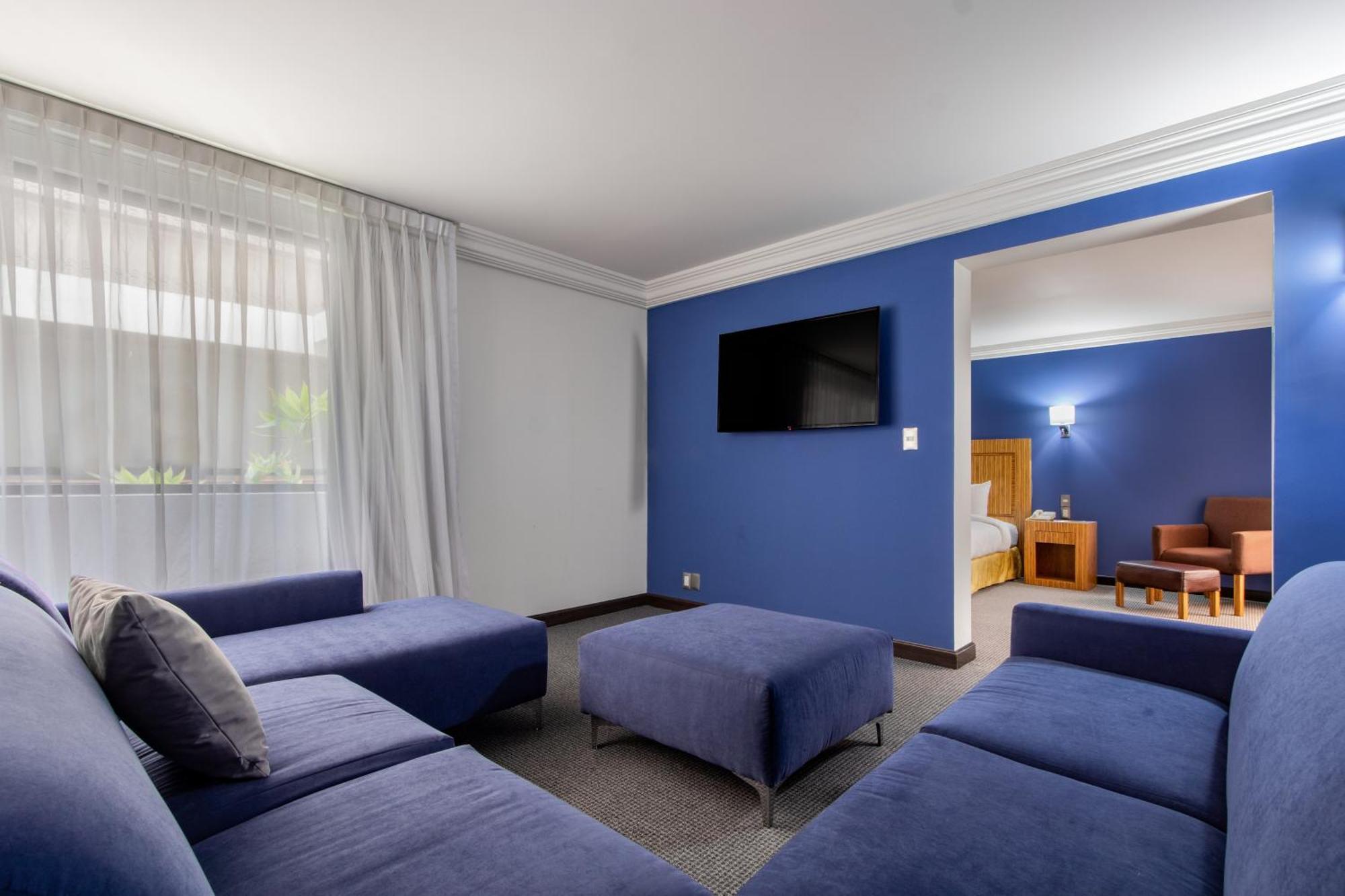 Radisson Hotel & Convention Center Толука Екстер'єр фото