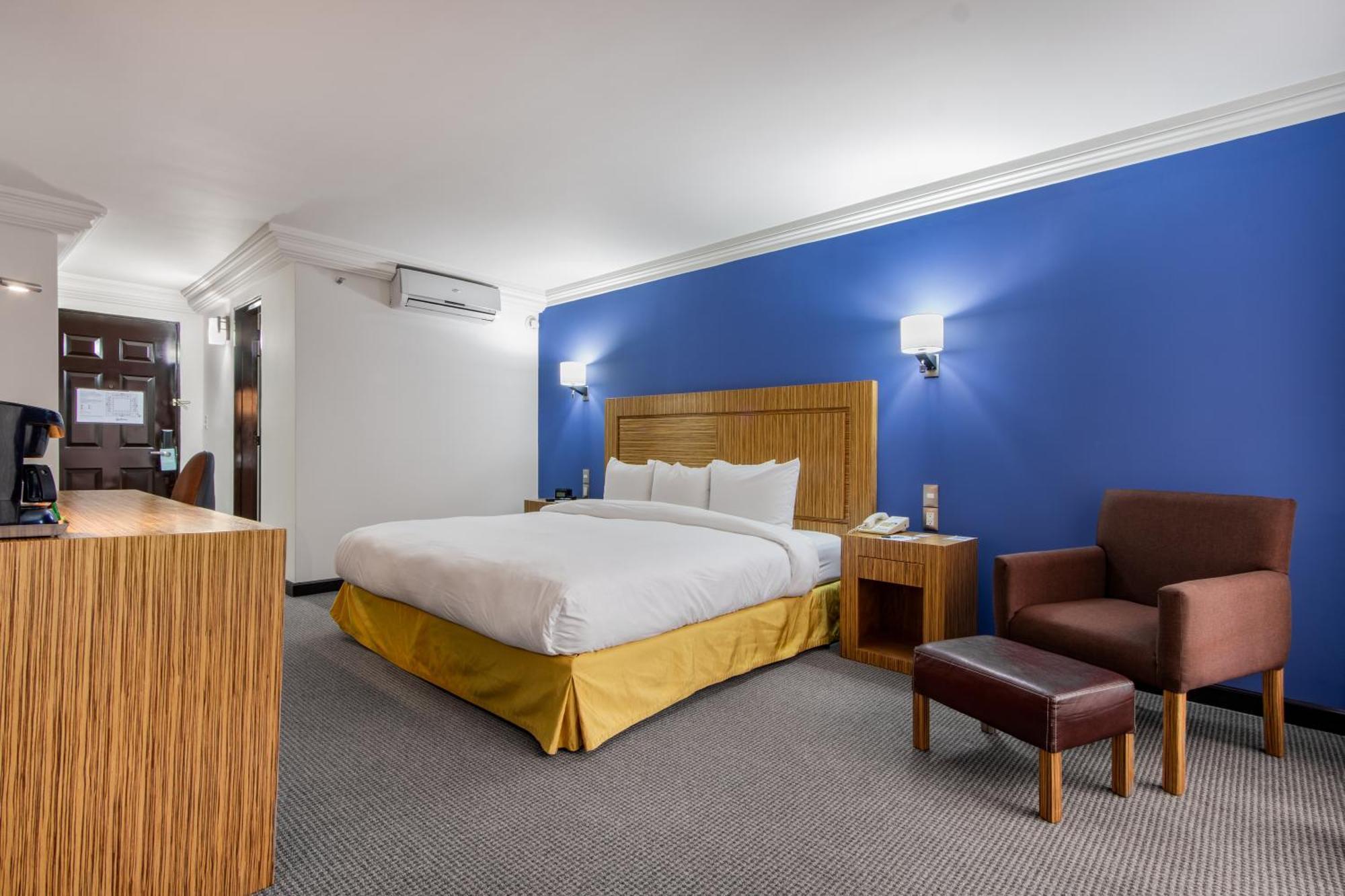 Radisson Hotel & Convention Center Толука Екстер'єр фото